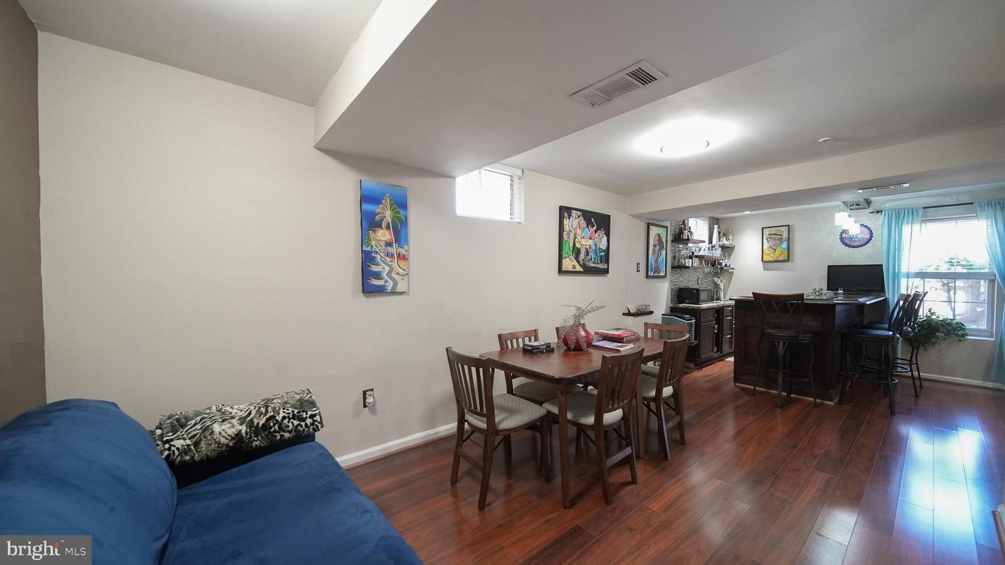 410 Prairie Ct