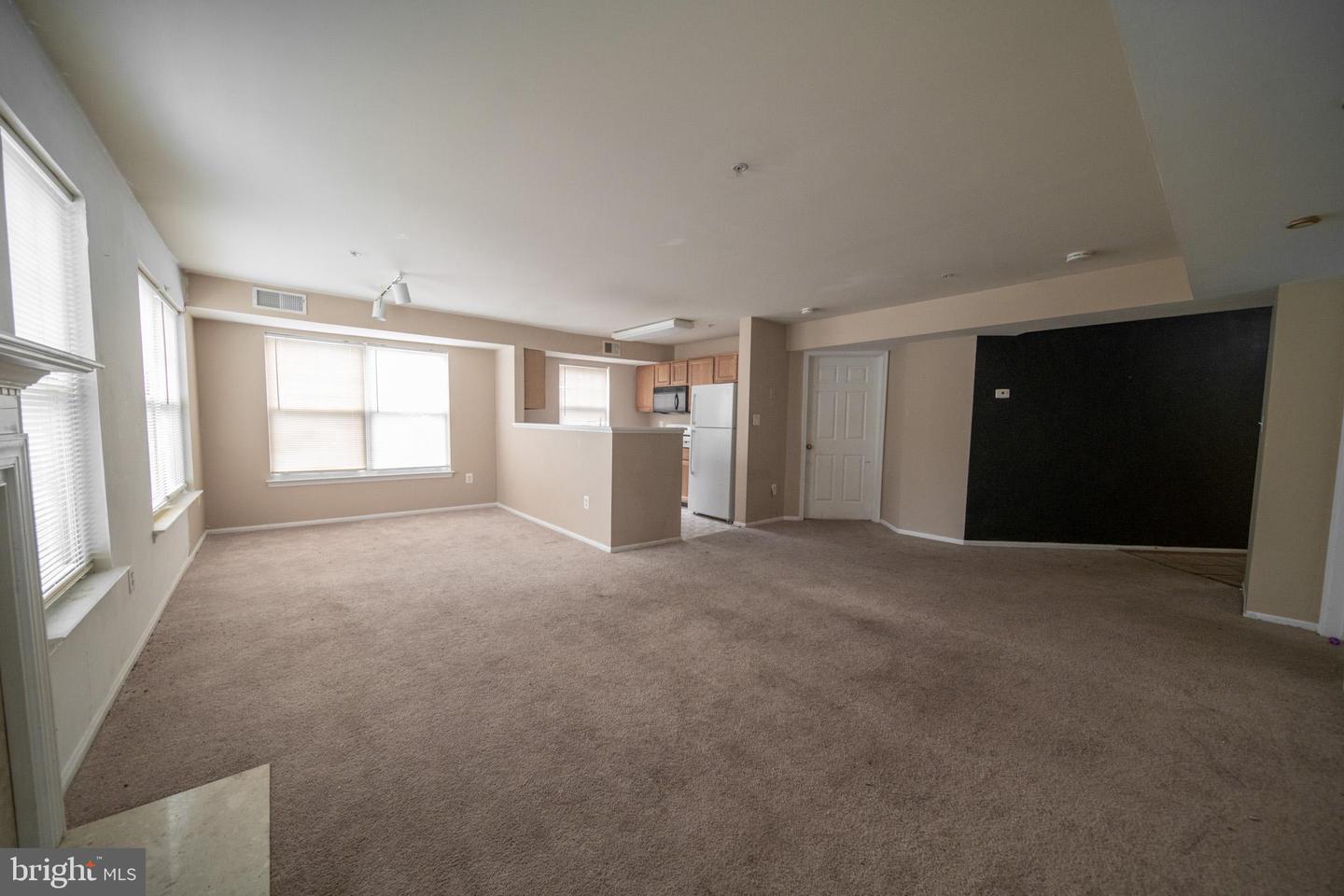 13900 Farnsworth Ln #4202