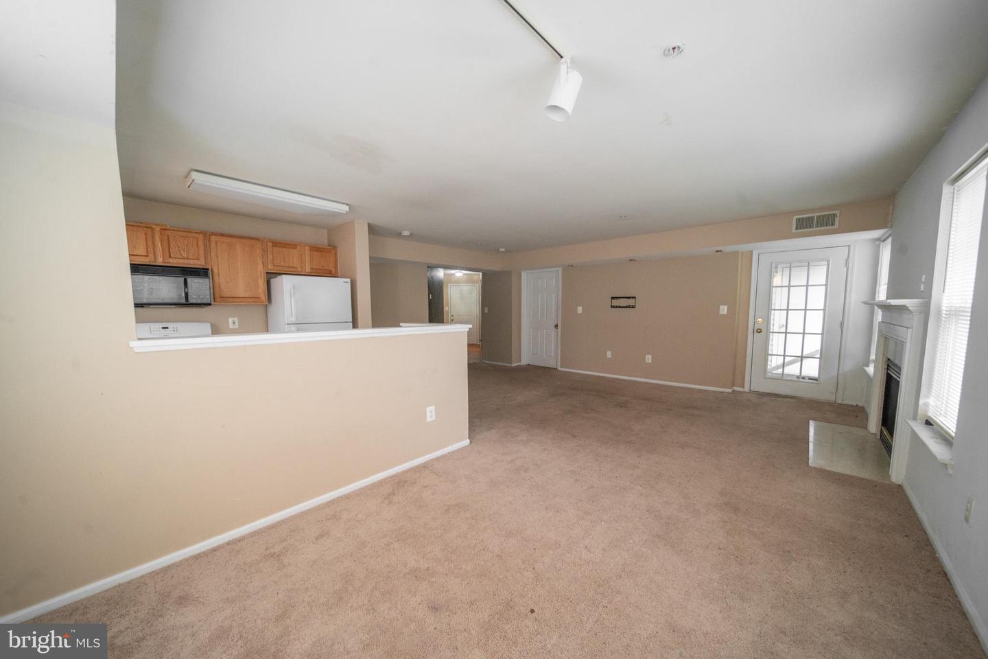 13900 Farnsworth Ln #4202