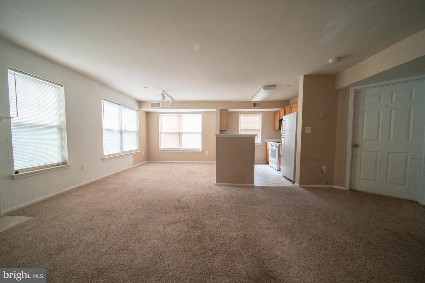 13900 Farnsworth Ln #4202