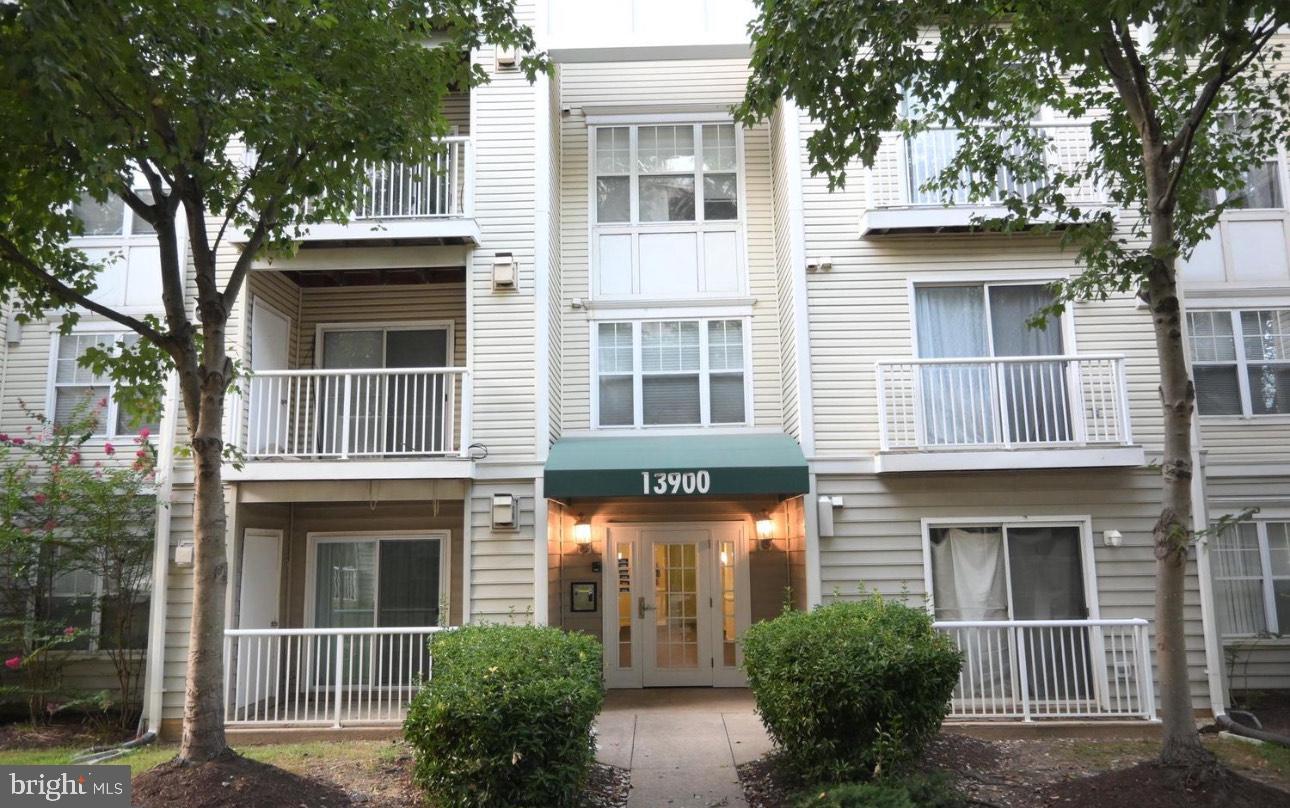 13900 Farnsworth Ln #4202