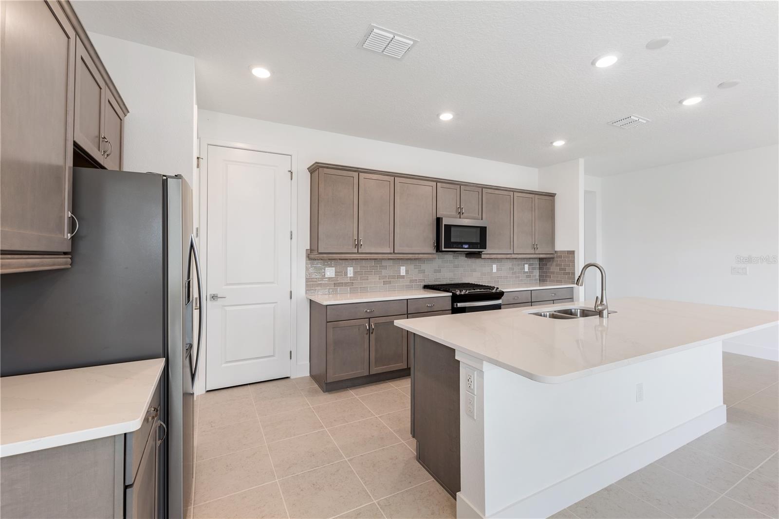 4443 NW 53RD AVENUE RD