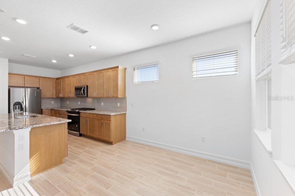 3320 NW 52ND AVENUE RD