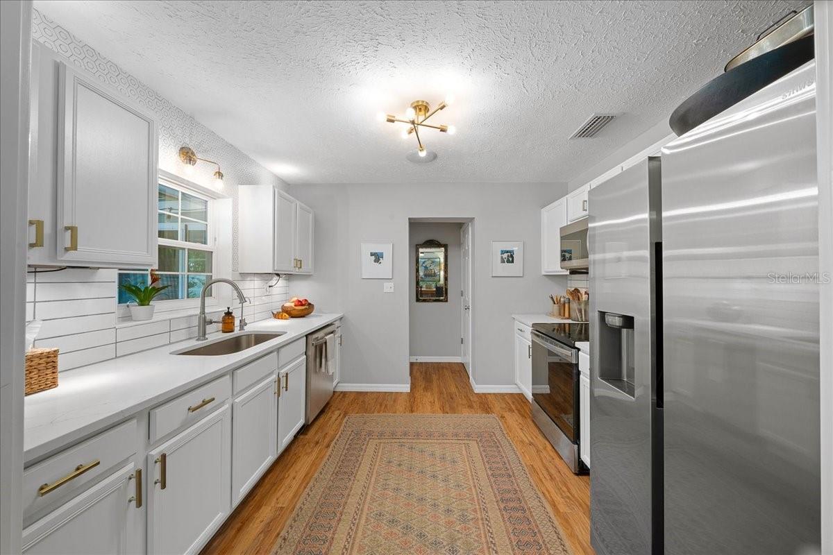 1228 NE 17TH TER