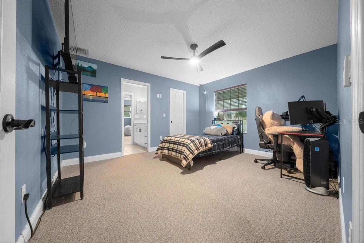 303 SE 29TH AVE