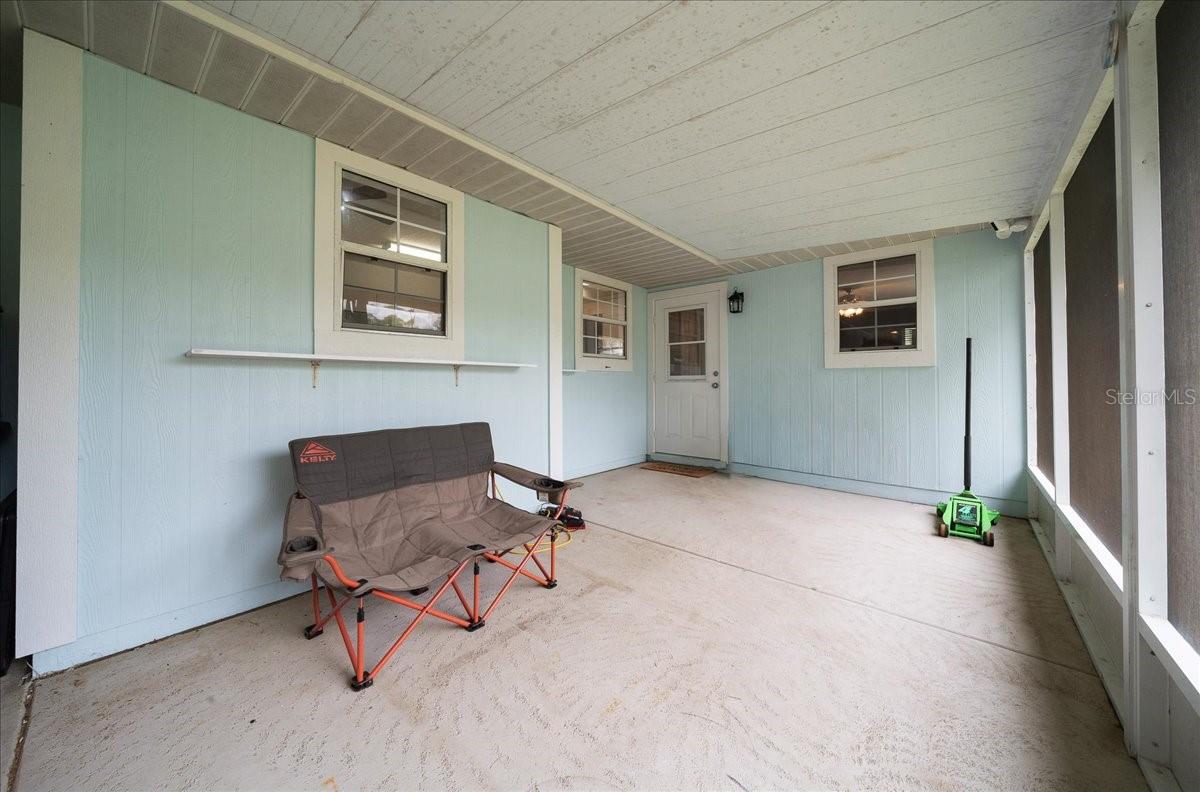 303 SE 29TH AVE