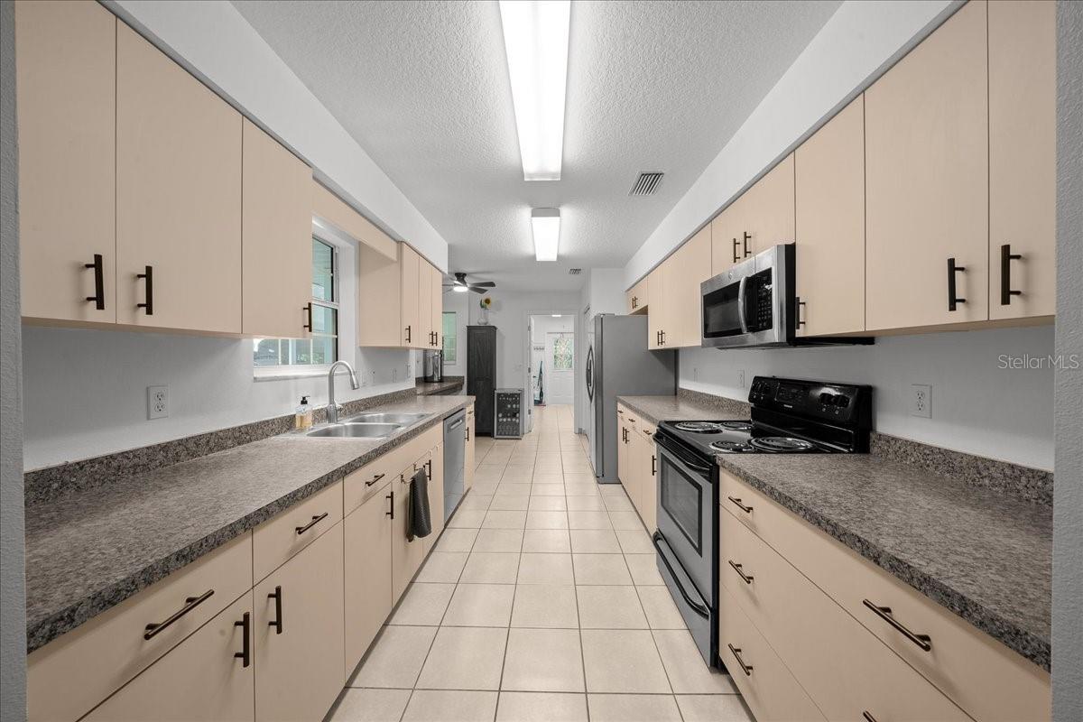 303 SE 29TH AVE