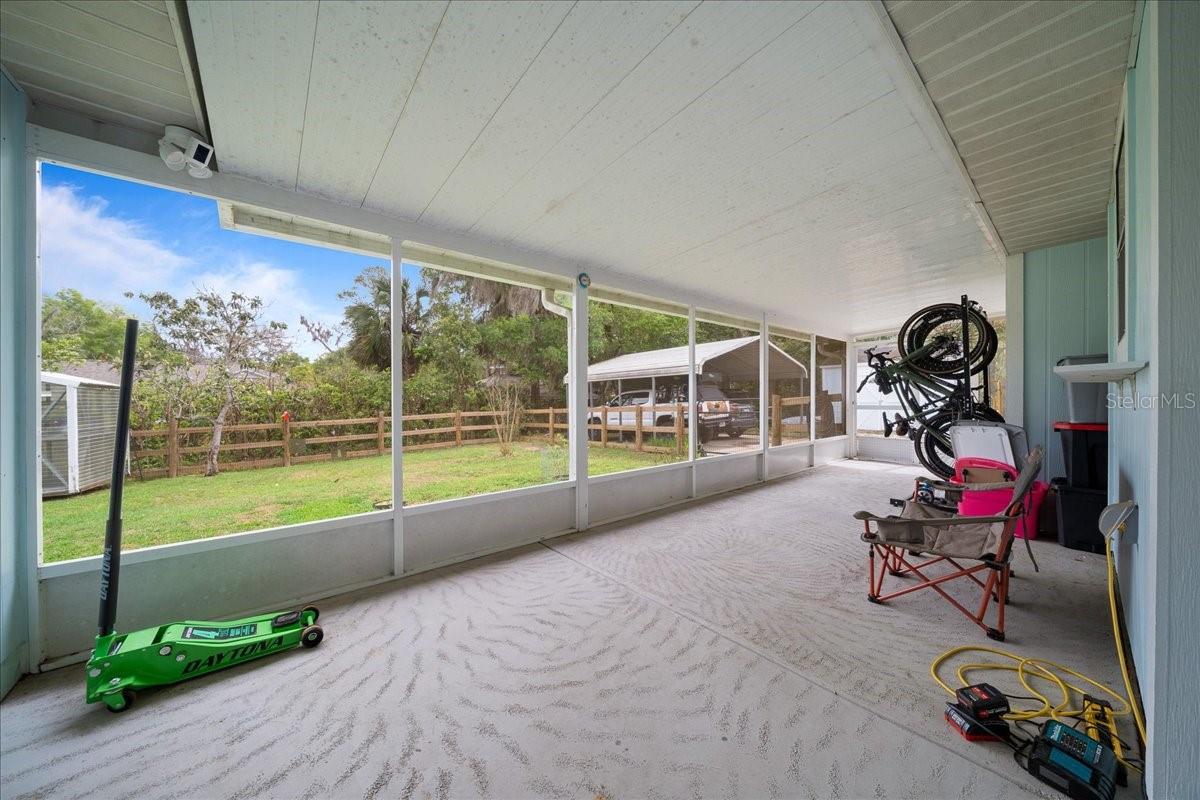 303 SE 29TH AVE