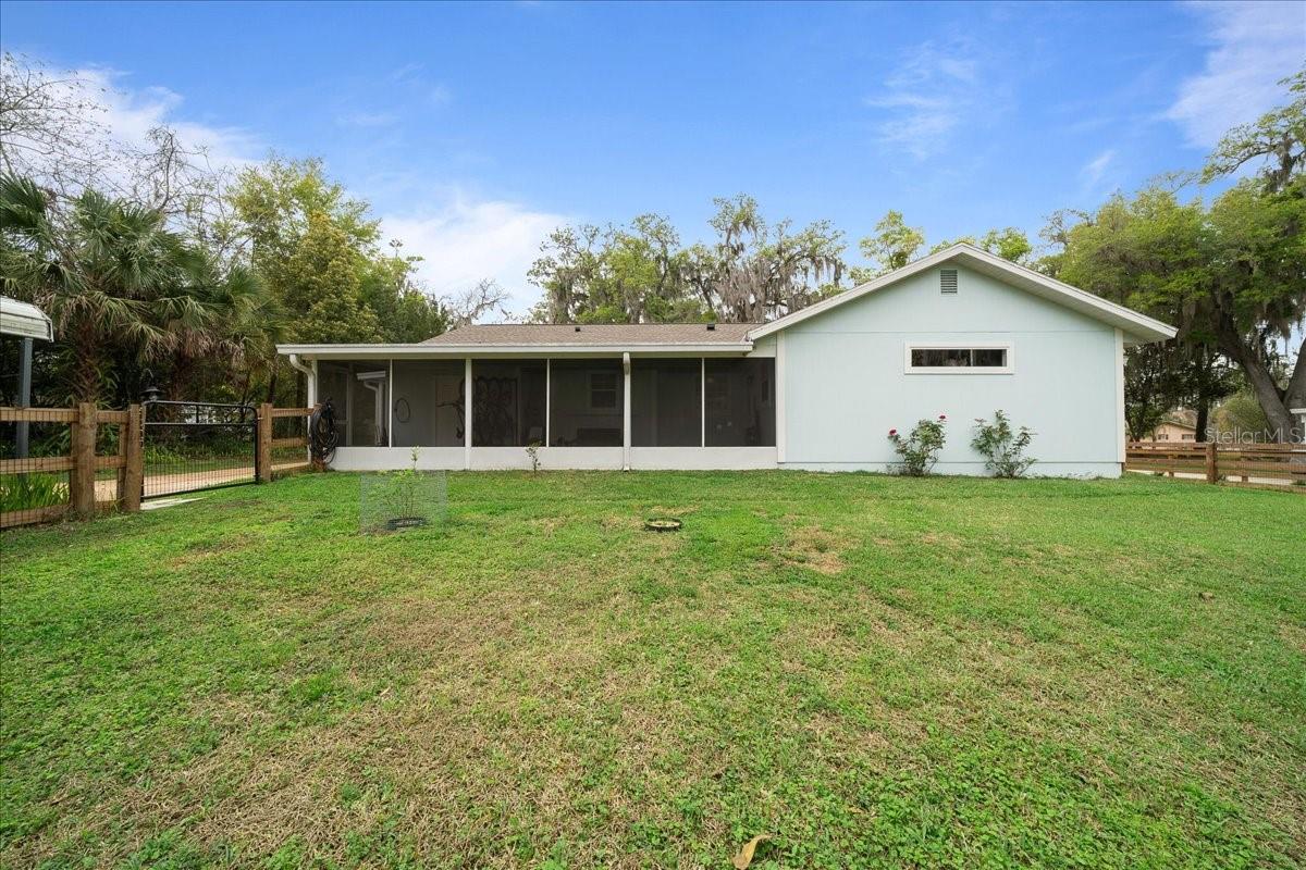 303 SE 29TH AVE