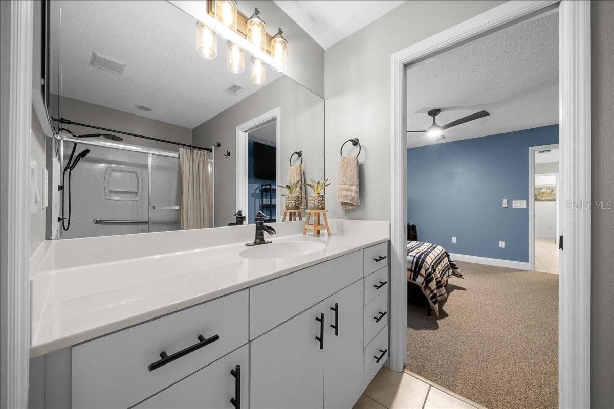 303 SE 29TH AVE