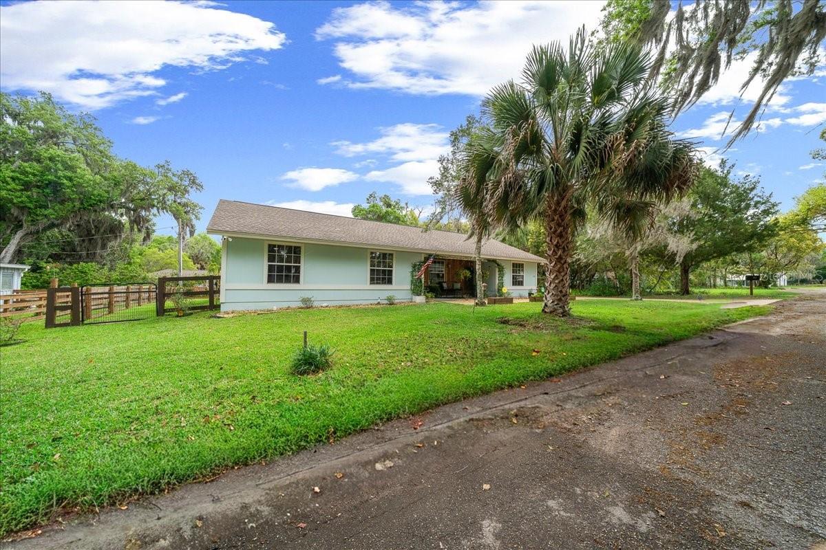 303 SE 29TH AVE