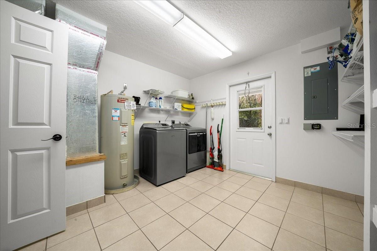 303 SE 29TH AVE