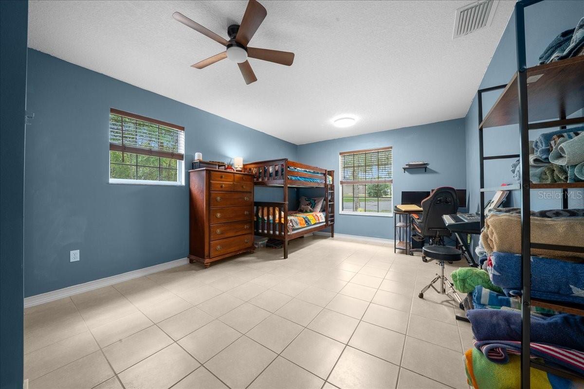 303 SE 29TH AVE