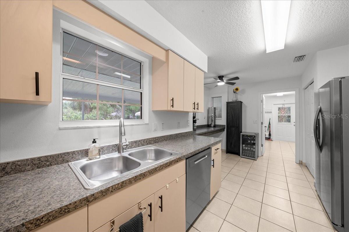 303 SE 29TH AVE