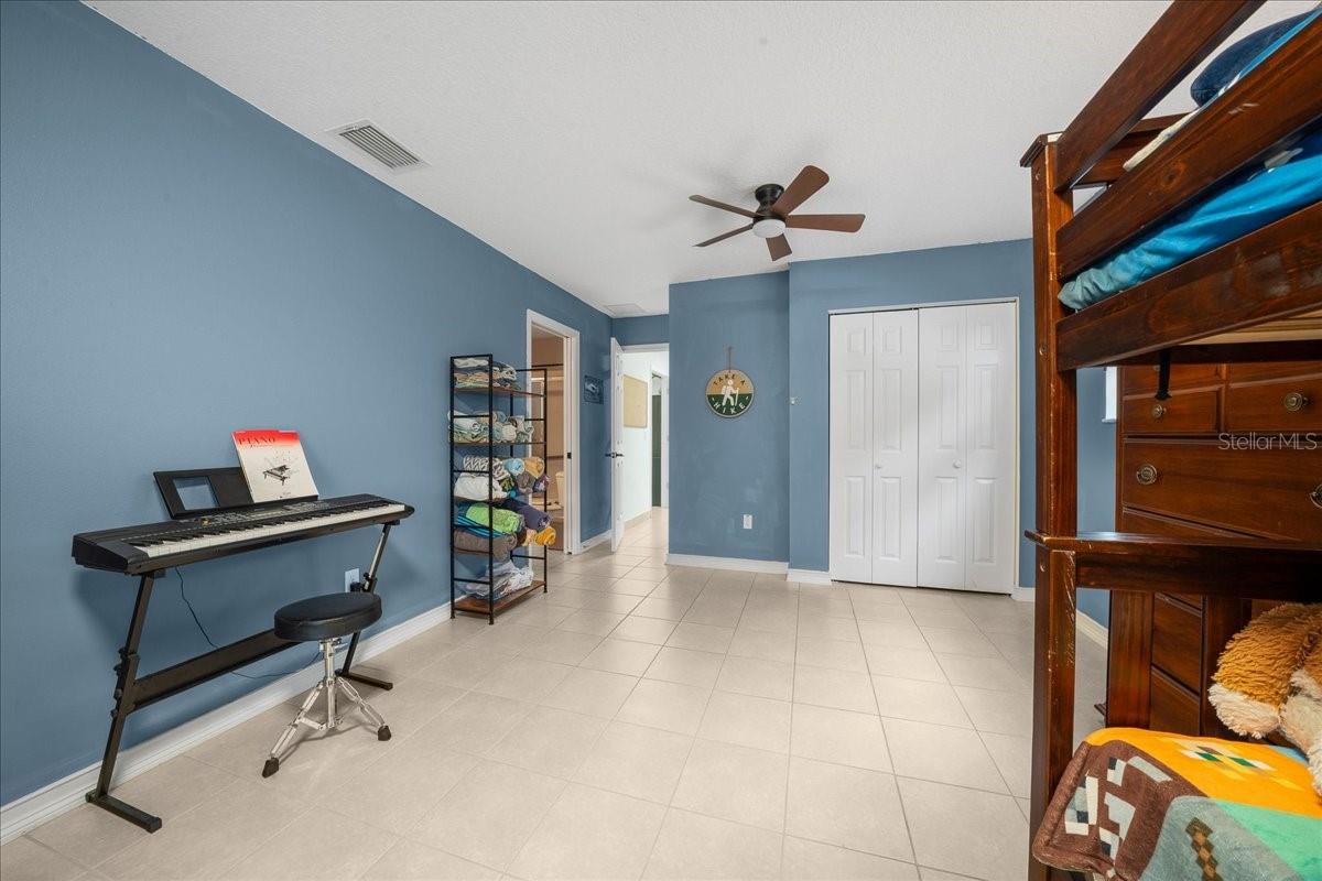303 SE 29TH AVE