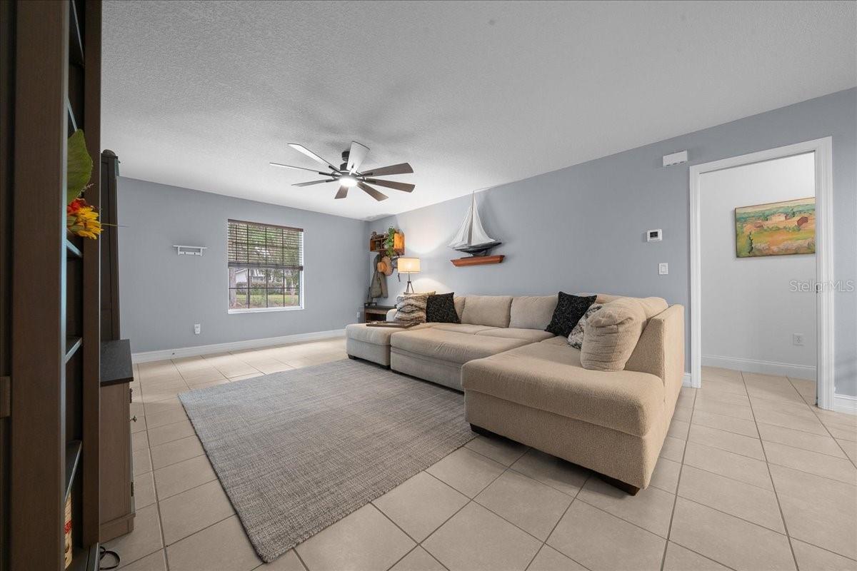 303 SE 29TH AVE