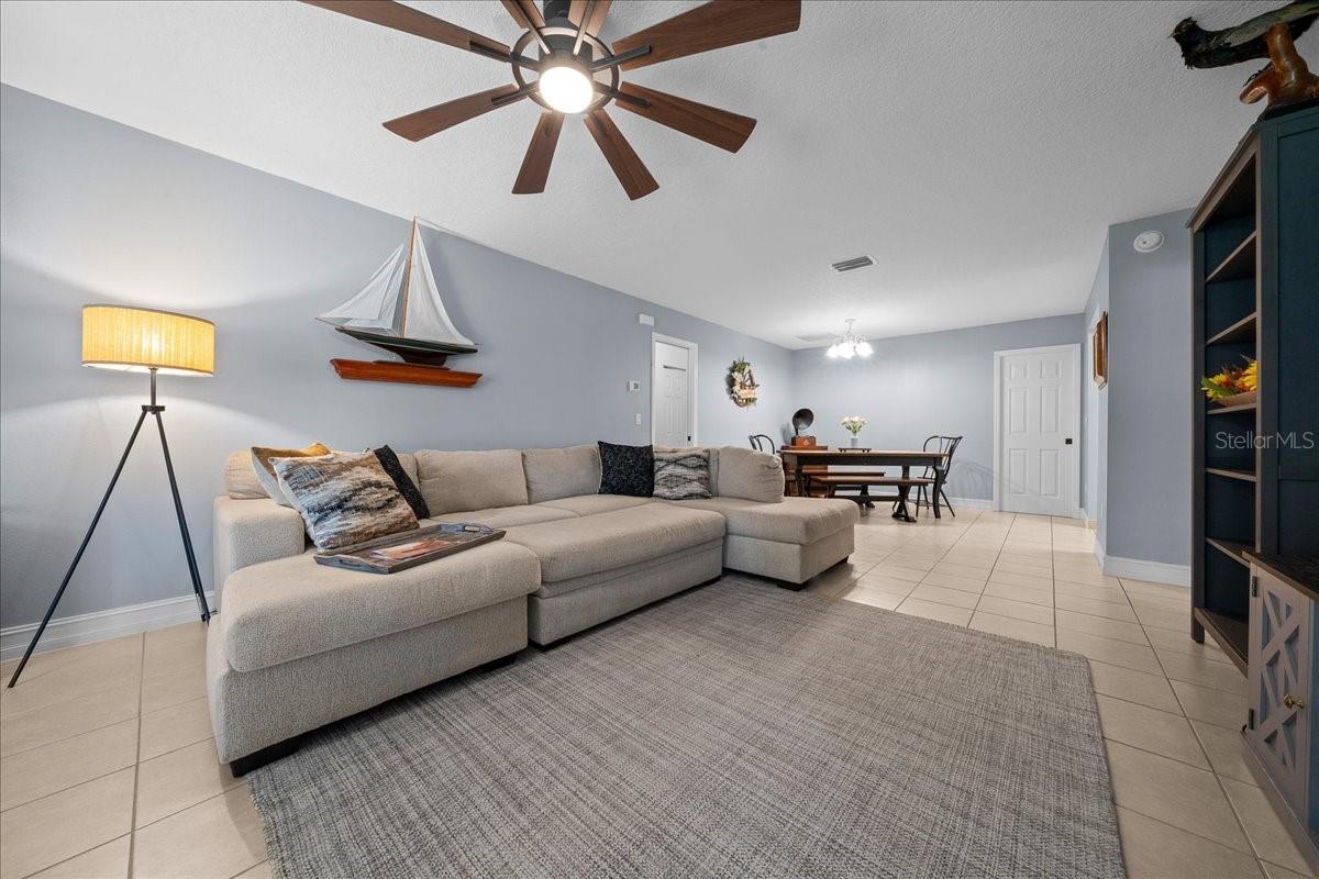 303 SE 29TH AVE