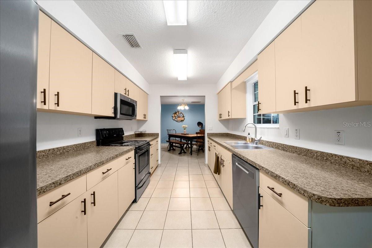 303 SE 29TH AVE