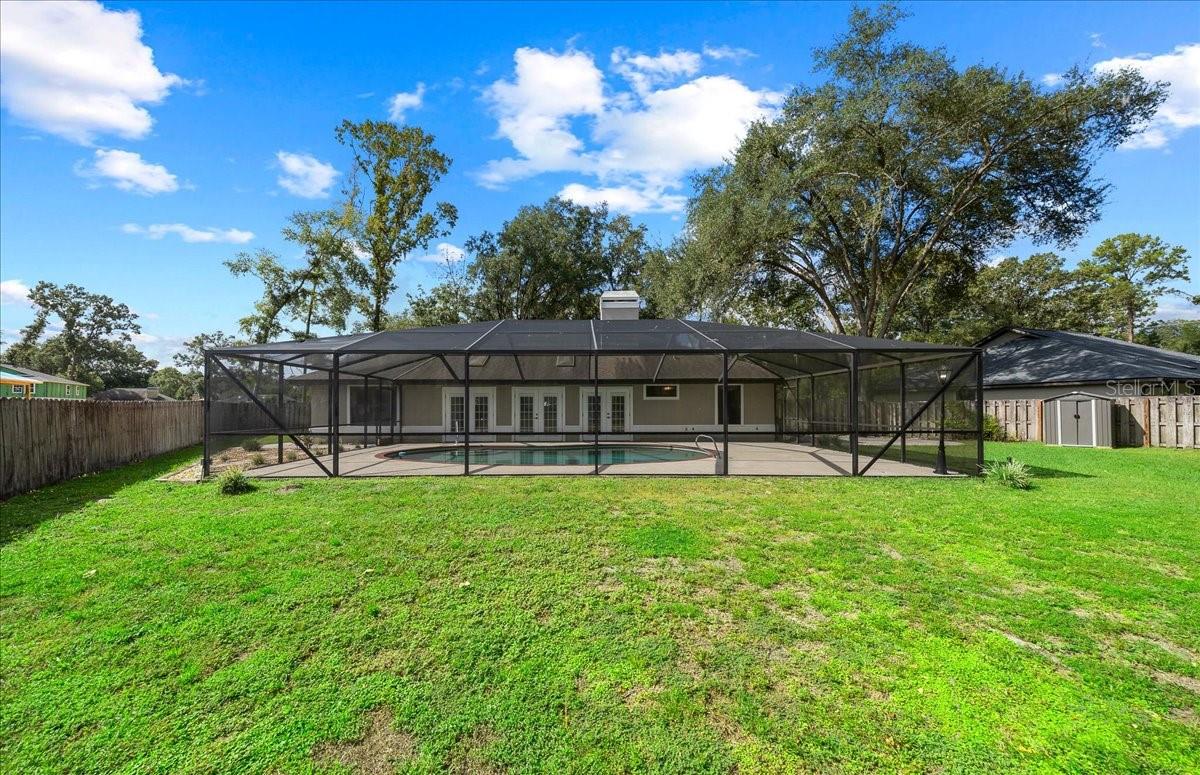 915 SW 82ND TER