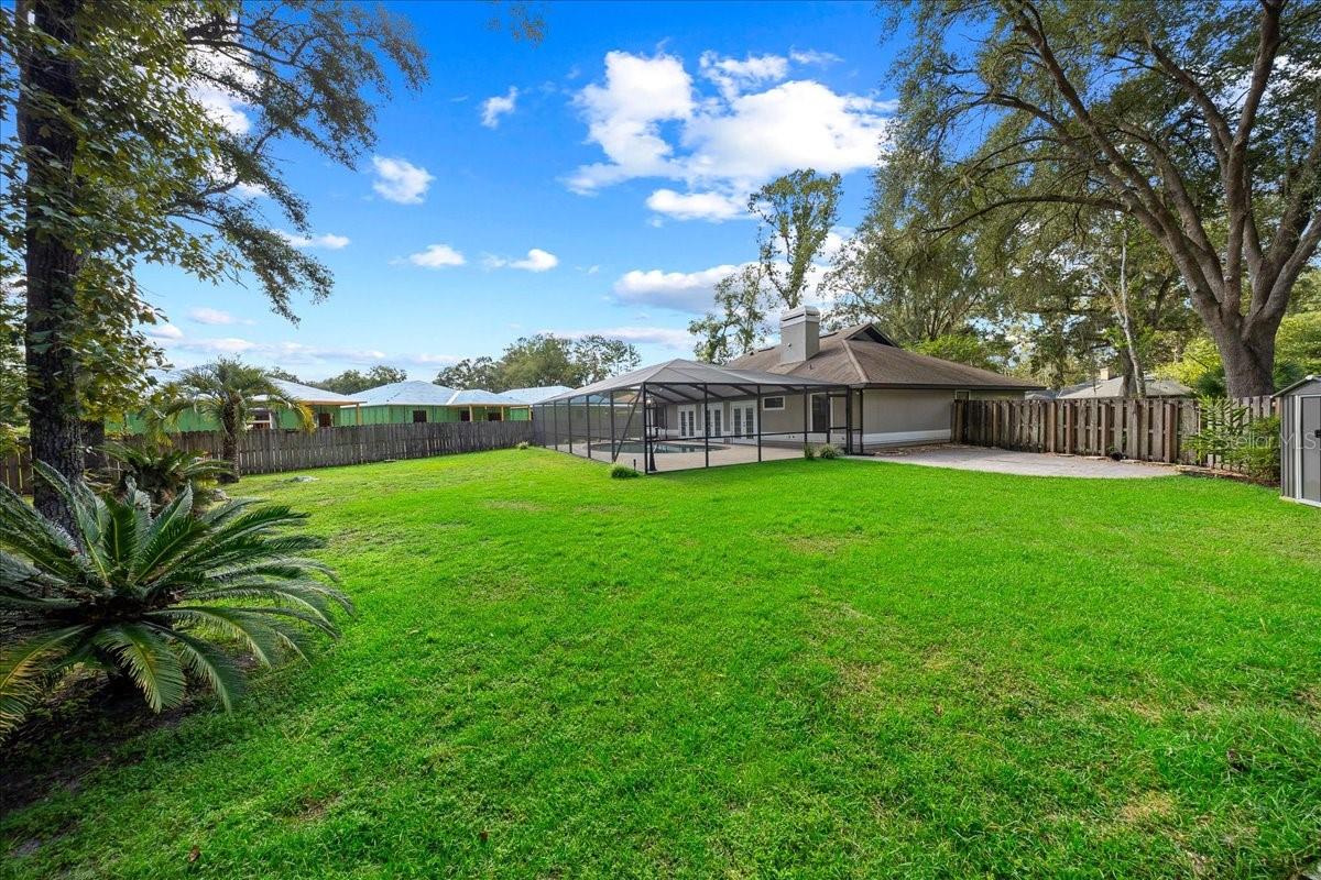 915 SW 82ND TER