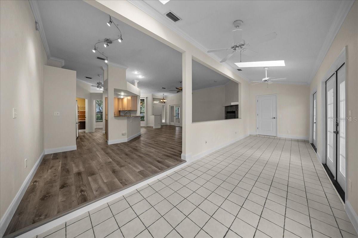 915 SW 82ND TER