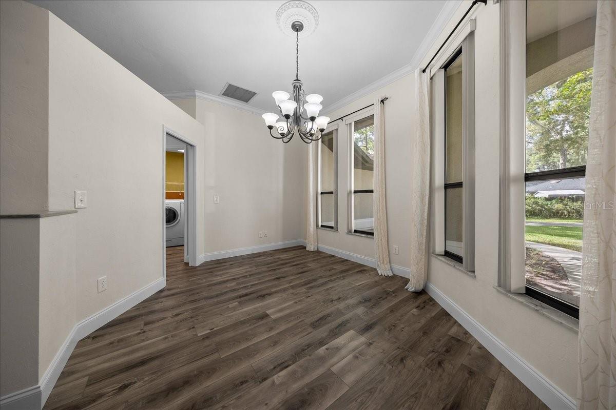 915 SW 82ND TER