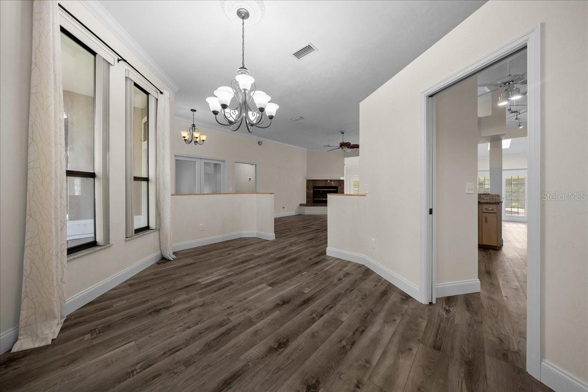 915 SW 82ND TER