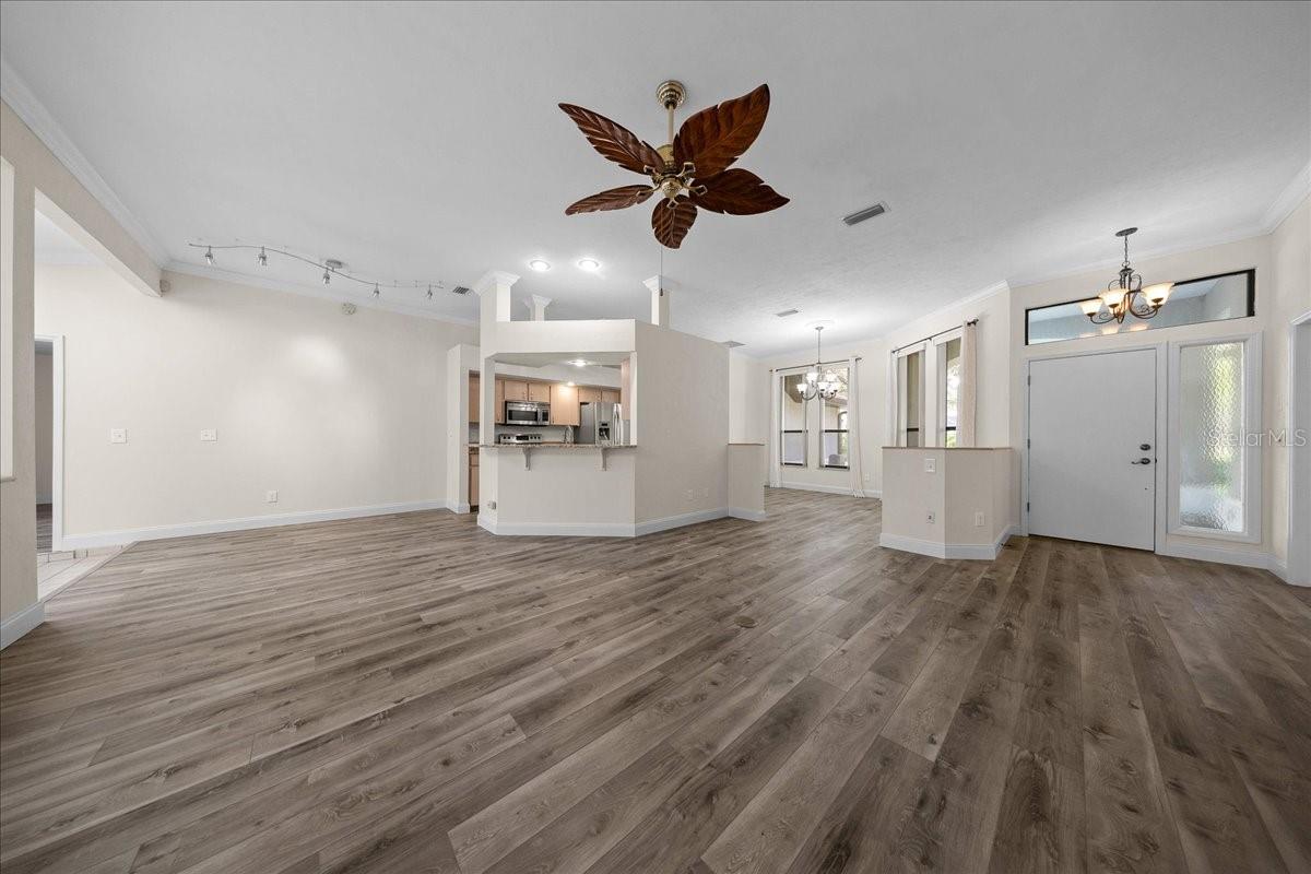 915 SW 82ND TER
