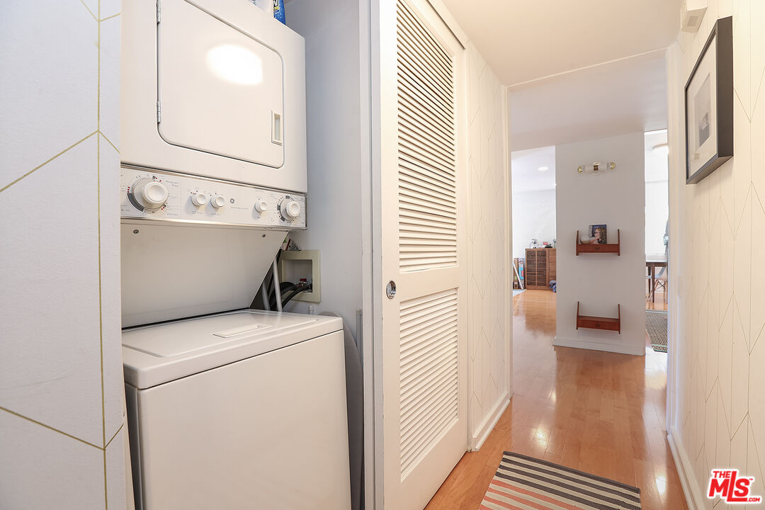 330 S BARRINGTON AVE Unit: 310