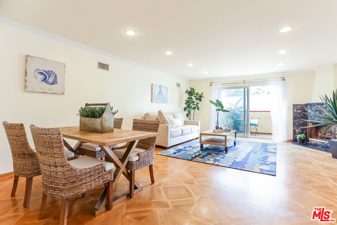 1133 15th St Unit: 2