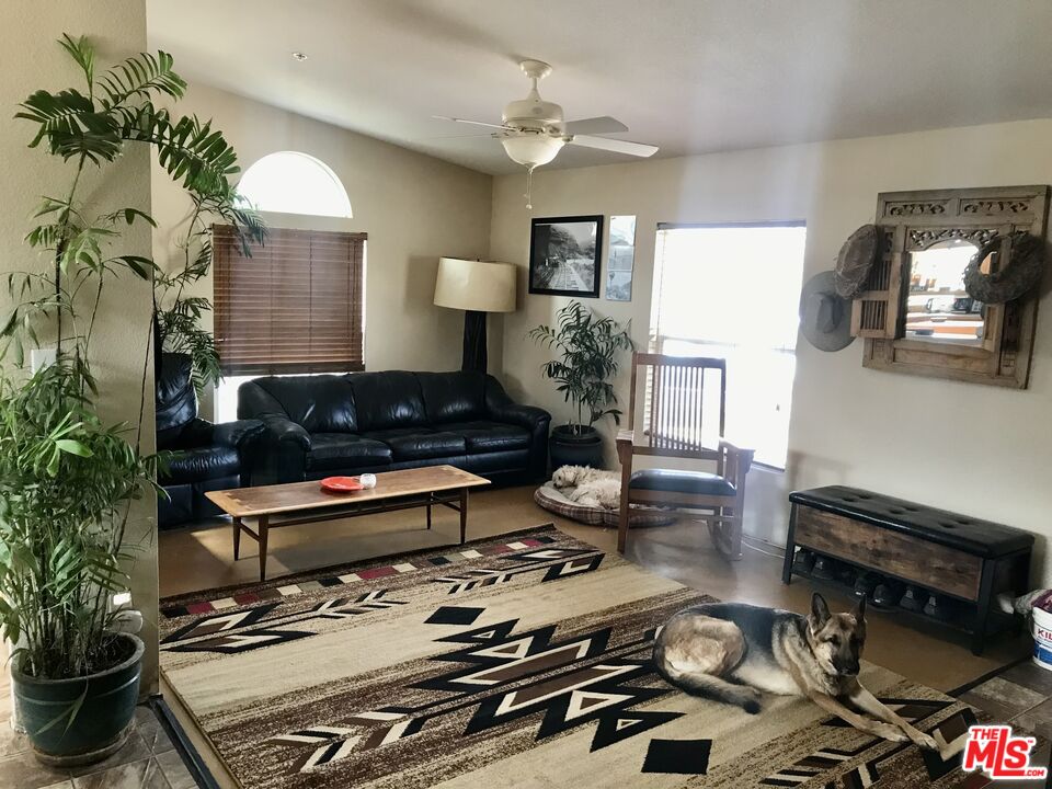 4042 El Roblar Rd