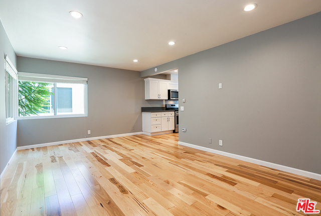 908 6TH ST Unit: 10
