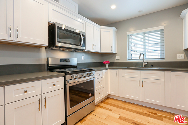 908 6TH ST Unit: 10