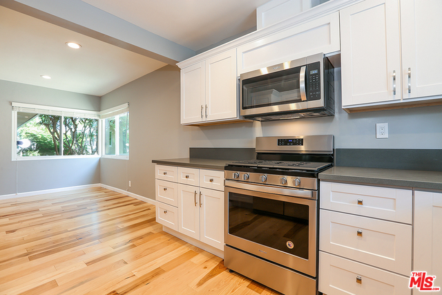 908 6TH ST Unit: 10