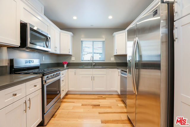 908 6TH ST Unit: 10