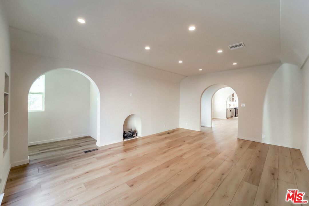 2708 2nd St