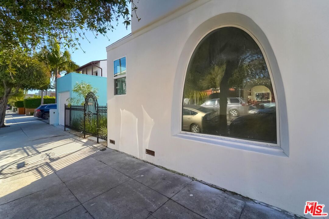 2708 2nd St