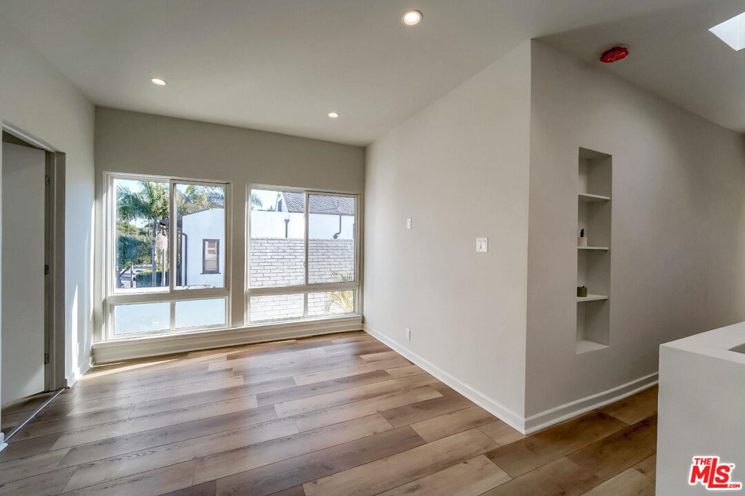 2708 2nd St