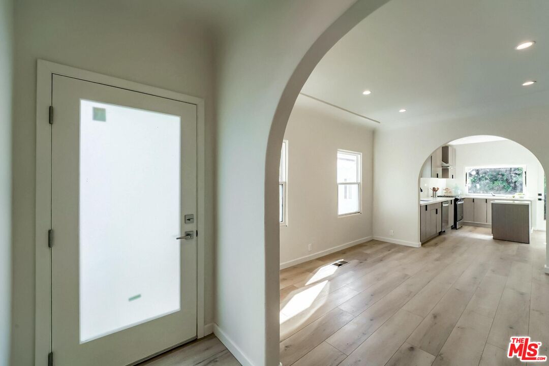 2708 2nd St