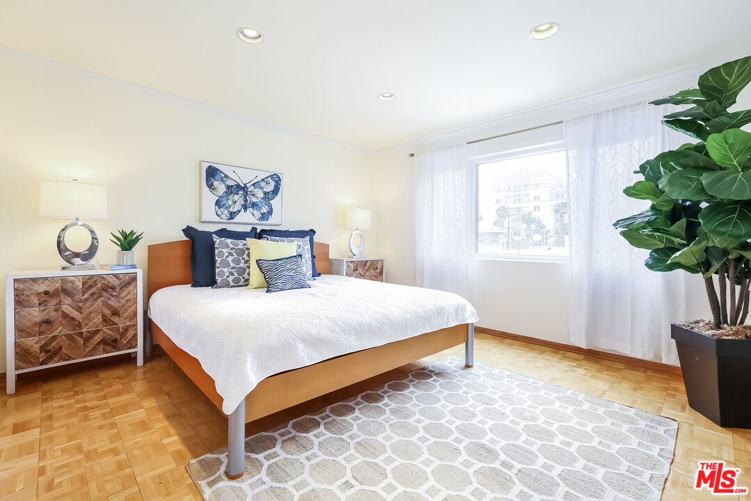1133 15th St Unit: 2