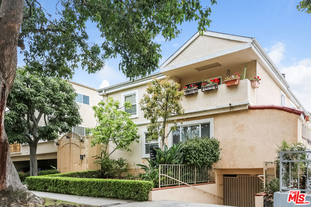 1133 15th St Unit: 2
