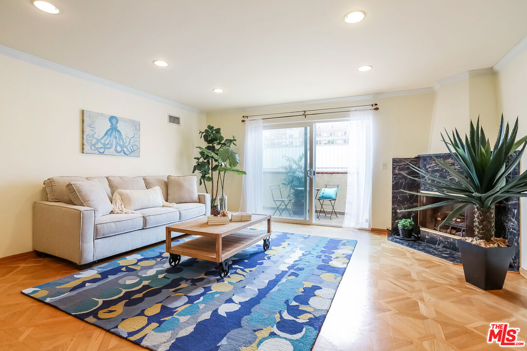 1133 15th St Unit: 2