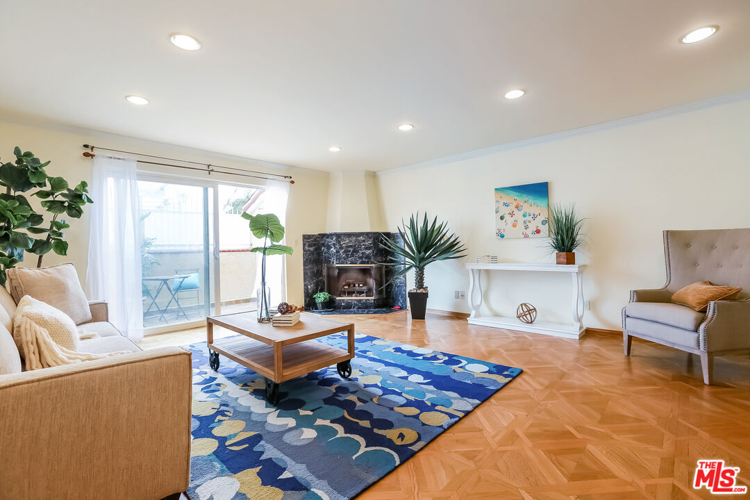 1133 15th St Unit: 2