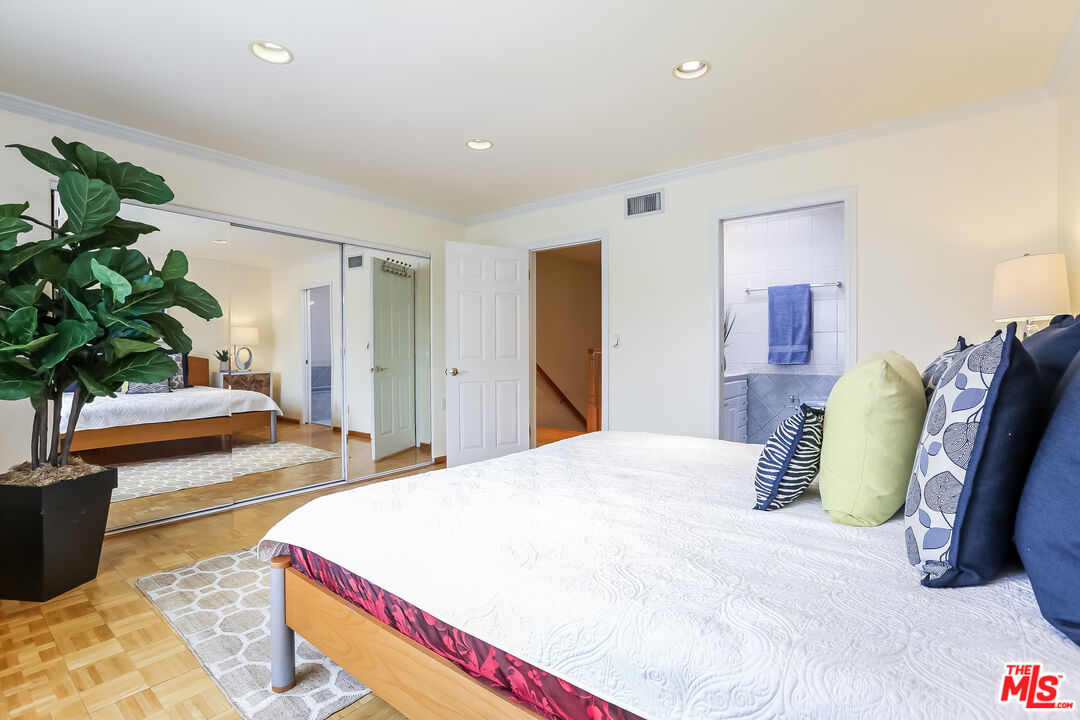 1133 15th St Unit: 2
