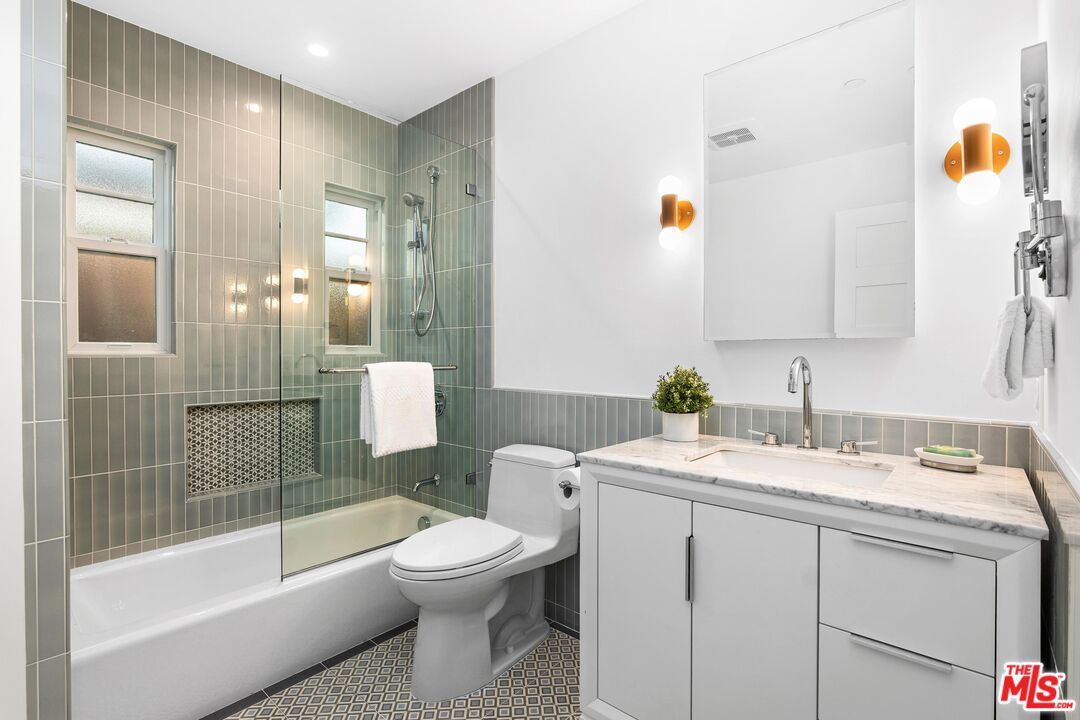 1134 17th St Unit: A