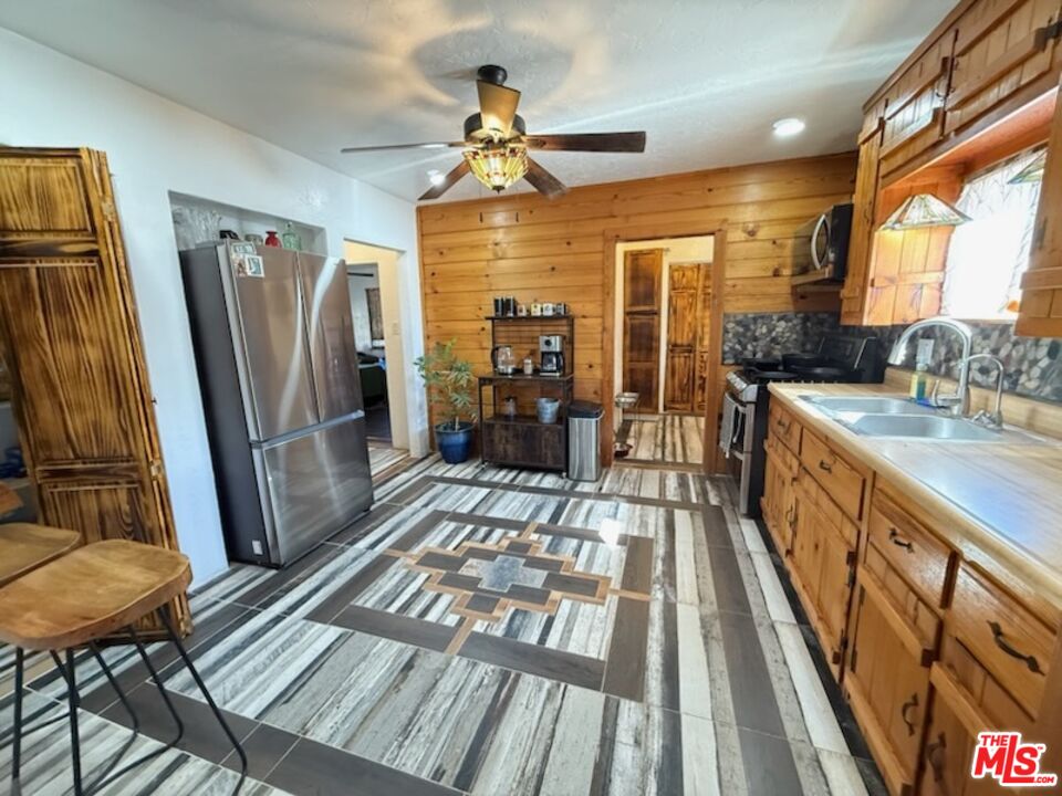 4006 Highway 33