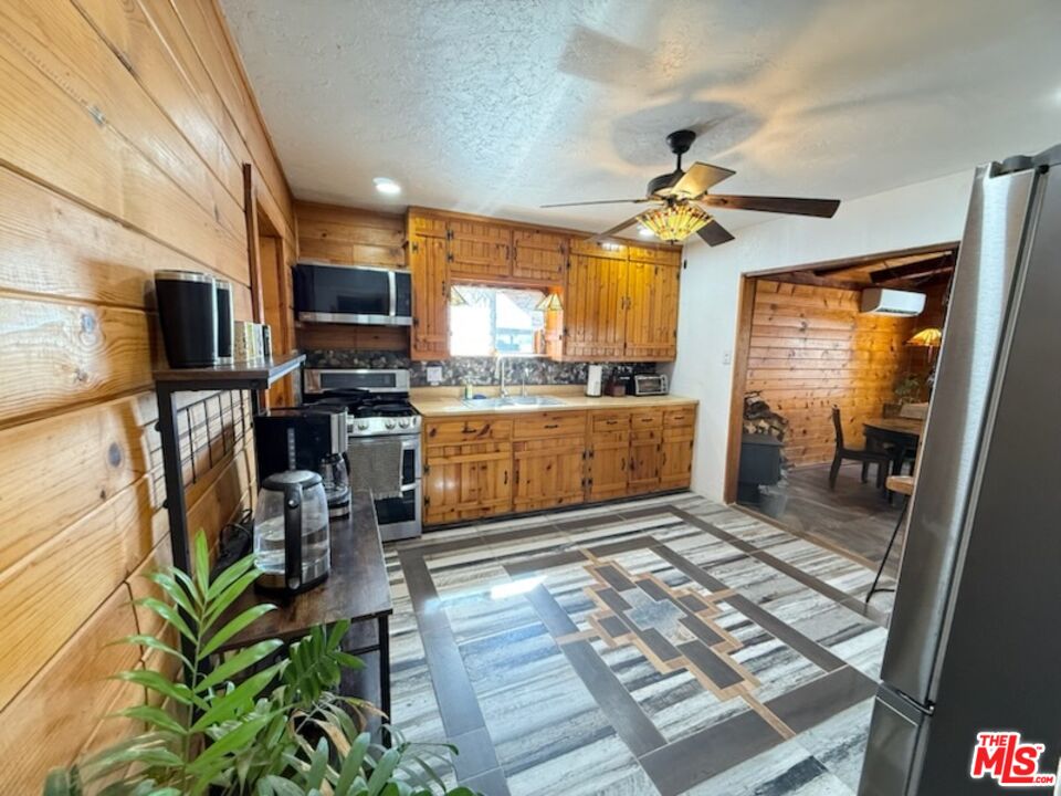 4006 Highway 33