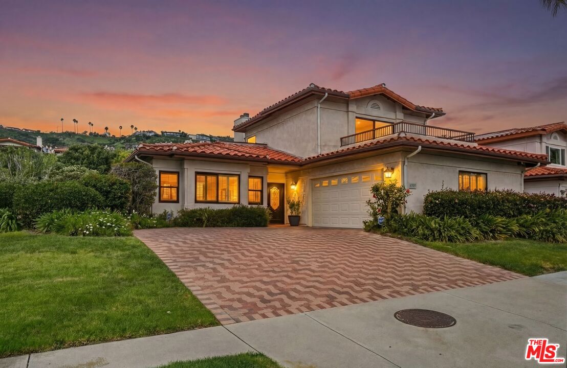 6505 Beachview Dr