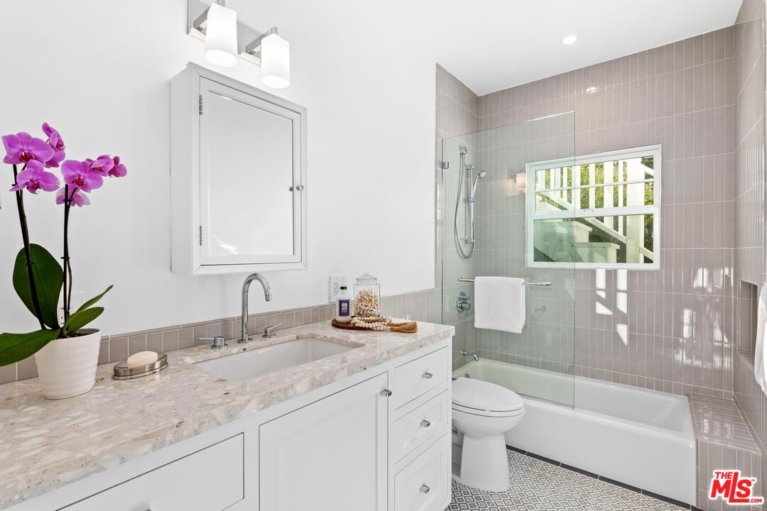 1134 17th St Unit: D