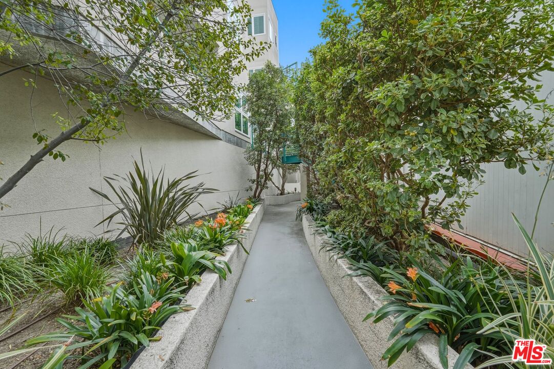 2115 3rd St Unit: 102